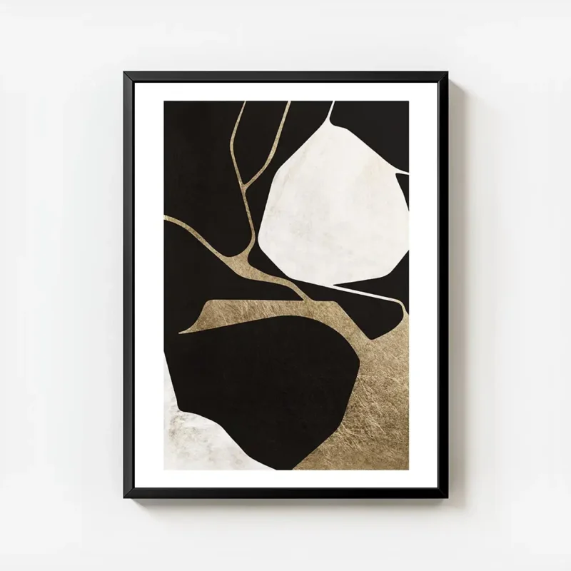 affiche abstraite noire et blanche avec des formes organiques et des details dor avec cadre.webp