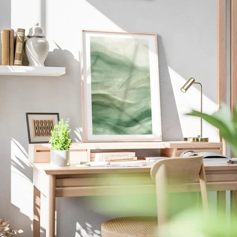 affiche abstraite vert foret avec des coups de pinceau creant des vagues bureau.webp