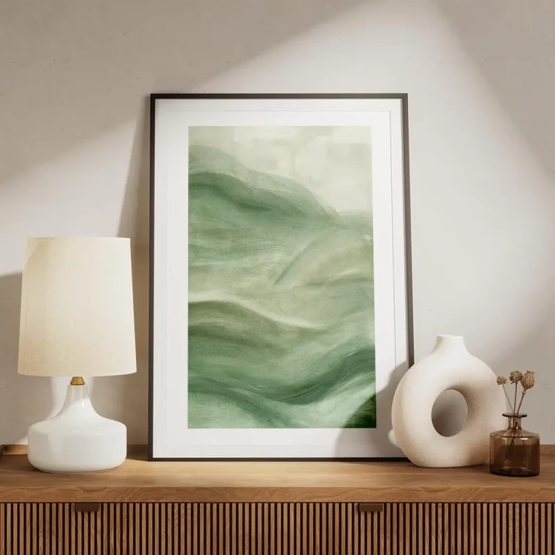 affiche abstraite vert foret avec des coups de pinceau creant des vagues meuble.webp