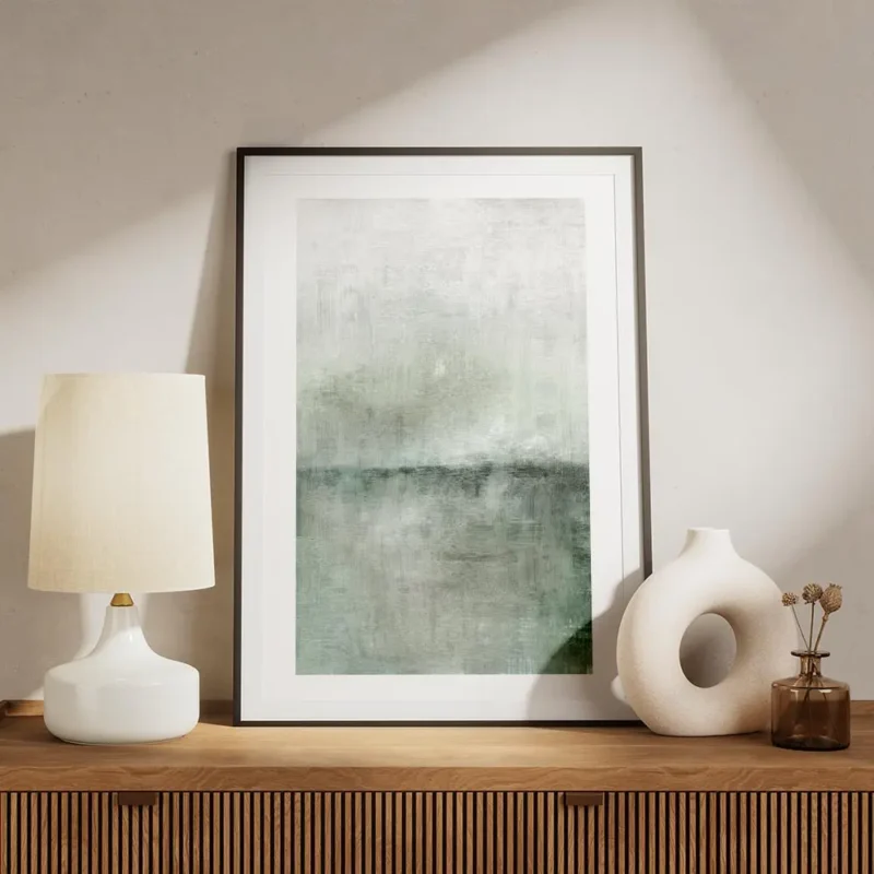 affiche abstraite verte avec degrade de couleurs et texture brossee evoquant un meuble.webp