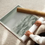 affiche abstraite waves in green mer tumultueuse aux coups de pinceau dynamiques enroule.webp