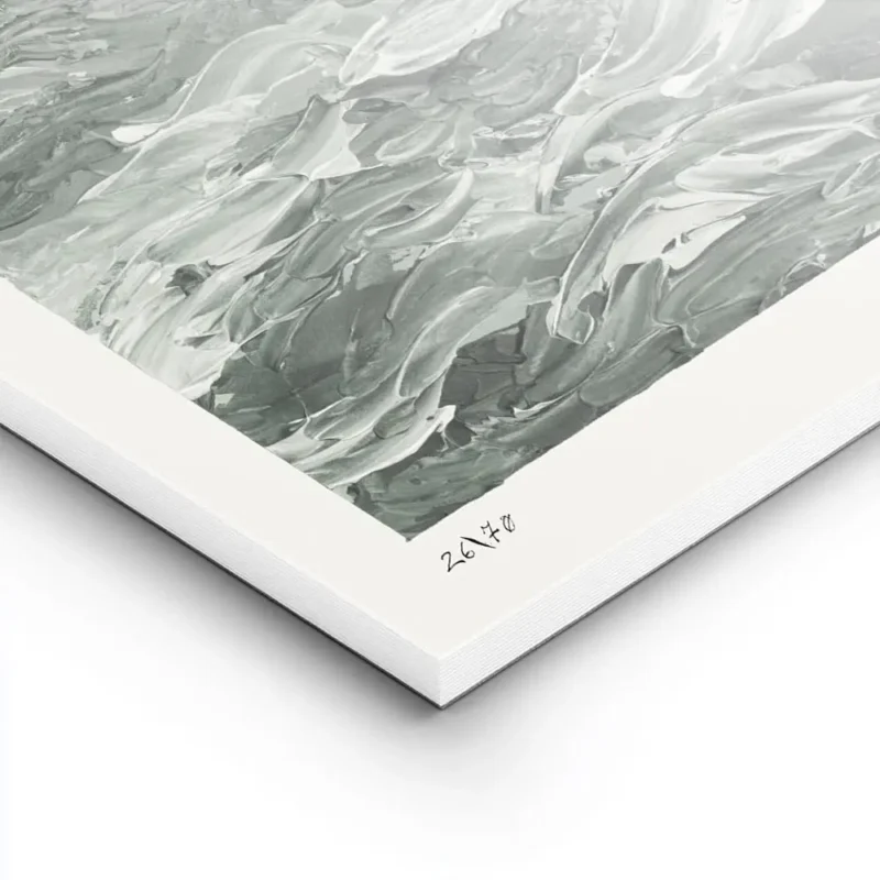 affiche abstraite waves in green mer tumultueuse aux coups de pinceau dynamiques lightpanel.webp