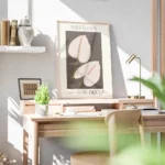 affiche adele naidoo avec deux anthuriums stylises aux spathes rose pale et spad bureau.webp