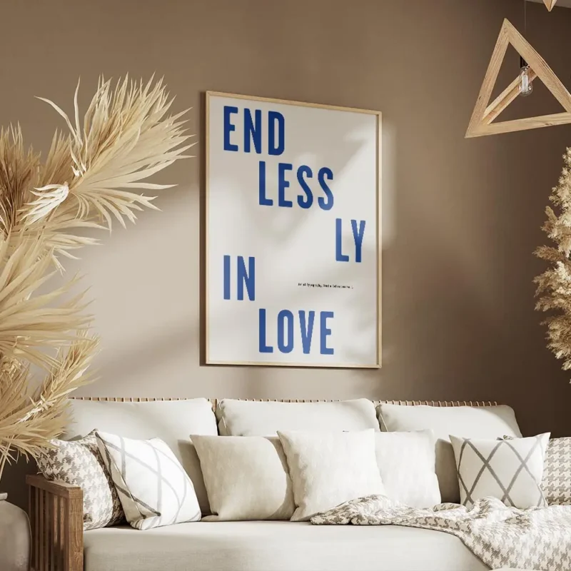 affiche amour avec texte bleu endlessly in love sur fond blanc typographie moder salon.webp