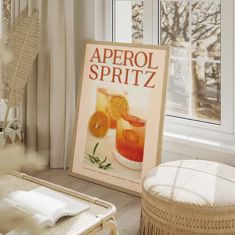 affiche aperol spritz authentique avec deux verres a cocktail texte orange vif e salon beige.webp