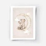 affiche aquarelle dun ours souriant assis sur une lune entoure de nuages sur fon.webp