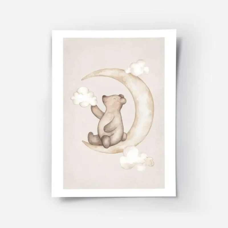 affiche aquarelle dun ours souriant assis sur une lune entoure de nuages sur fon.webp