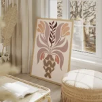 affiche artistique de fleur dans un vase beige avec un motif zigzag marron sur f salon beige.webp
