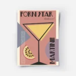 affiche artistique dun cocktail martini dans un verre avec typographie et une tr.webp
