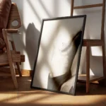 affiche artistique portrait de femme torse nu a laquarelle dans les tons naturel encadre.webp