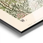 affiche arts crafts avec motif floral vert et rouge sur fond beige typographie a aluminium.webp