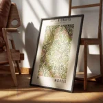 affiche arts crafts avec motif floral vert et rouge sur fond beige typographie a encadre.webp