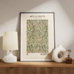 affiche arts crafts avec motif floral vert et rouge sur fond beige typographie a meuble.webp