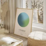 affiche aura energy gemeaux avec globe bleu et vert typographie gemeaux et symbo salon beige.webp