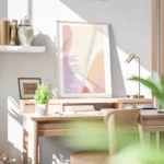 affiche aux formes douces et organiques avec des aplats de couleurs pastel comme bureau.webp