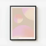 affiche avec des cercles pastel rose jaune et orange sur un fond beige typograph avec cadre.webp