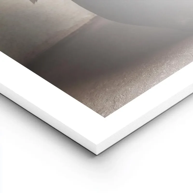 affiche avec des feuilles beiges sechees dans un vase rustique marron style bohe lightpanel.webp
