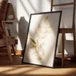 affiche avec des feuilles dorees delicates sur un fond clair decoration murale d encadre.webp