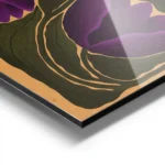 affiche avec des fleurs violettes et des feuilles vert fonce aux contours clairs aluminium.webp