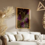 affiche avec des fleurs violettes et des feuilles vert fonce aux contours clairs salon.webp