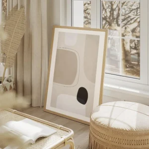 affiche avec des formes abstraites en gris clair beige et noir sur fond beige te salon beige.webp