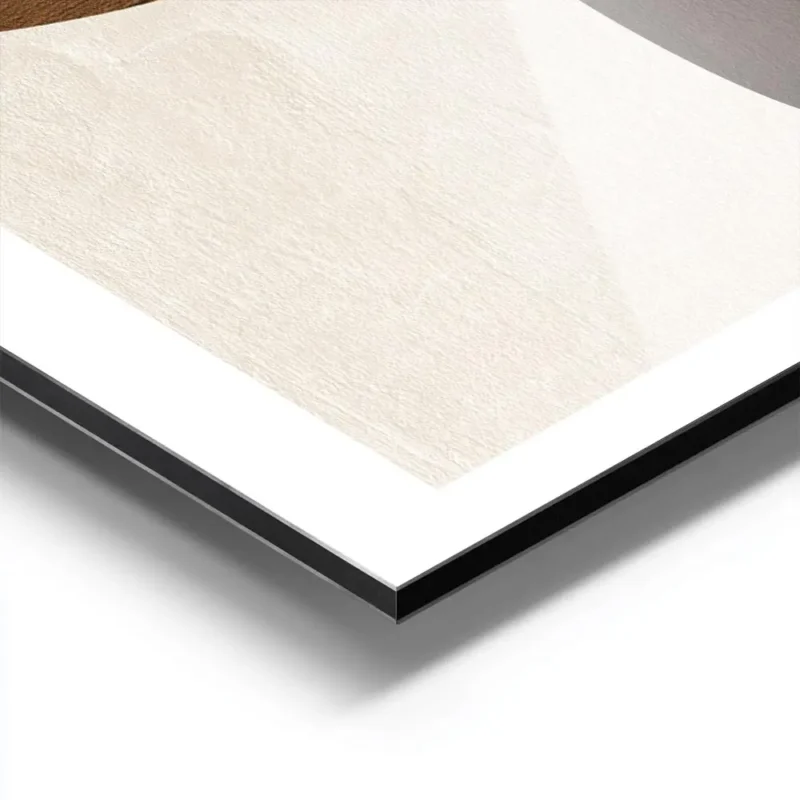 affiche avec des formes abstraites marron clair et fonce sur fond beige texture aluminium.webp