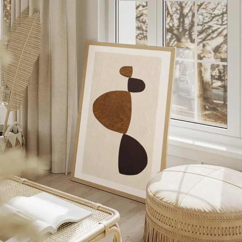affiche avec des formes abstraites marron clair et fonce sur fond beige texture salon beige.webp