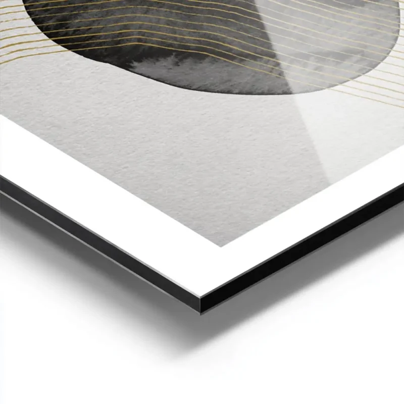 affiche avec des formes abstraites noires et bleues a laquarelle traversees par aluminium.webp