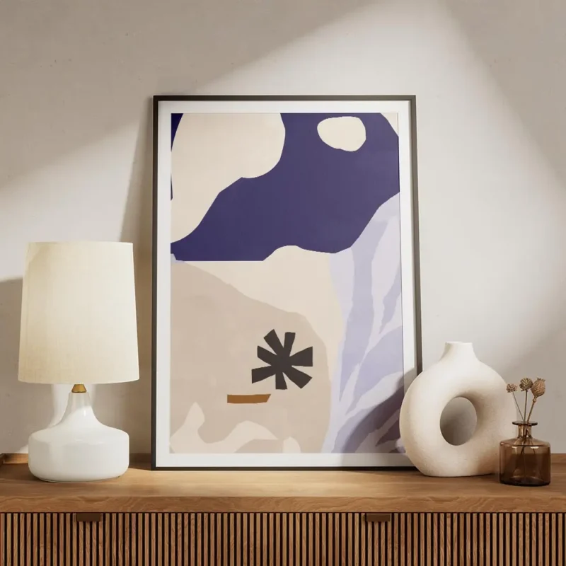 affiche avec des formes bleues beiges et noires style dessin minimaliste meuble.webp