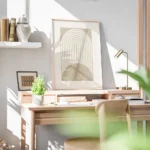 affiche avec des formes geometriques beiges des lignes courbes et un demi cercle bureau.webp