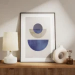 affiche avec des formes geometriques bleues et beiges sur fond gris beige typogr meuble.webp