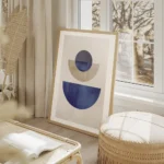 affiche avec des formes geometriques bleues et beiges sur fond gris beige typogr salon beige.webp