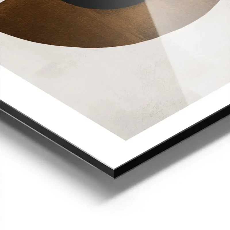 affiche avec des formes geometriques noires marron et grises sur fond beige text aluminium.webp