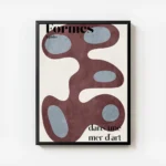 affiche avec des formes liquides abstraites en bordeaux et bleu clair sur fond b avec cadre.webp