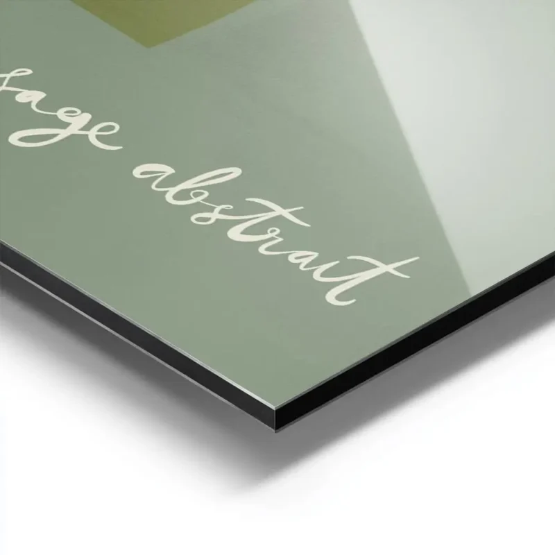 affiche avec des formes rectangulaires et courbes aux couleurs vert sauge jaune aluminium.webp