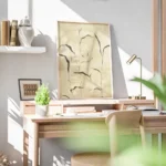 affiche avec des herbes marines foncees stylisees sur un fond beige texture et c bureau.webp