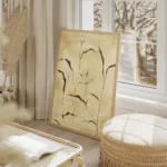 affiche avec des herbes marines foncees stylisees sur un fond beige texture et c salon beige.webp