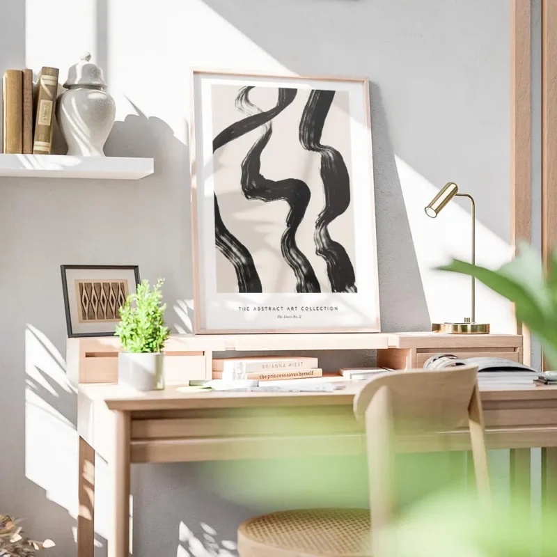 affiche avec des lignes noires epaisses et ondulantes sur un fond beige creant u bureau.webp