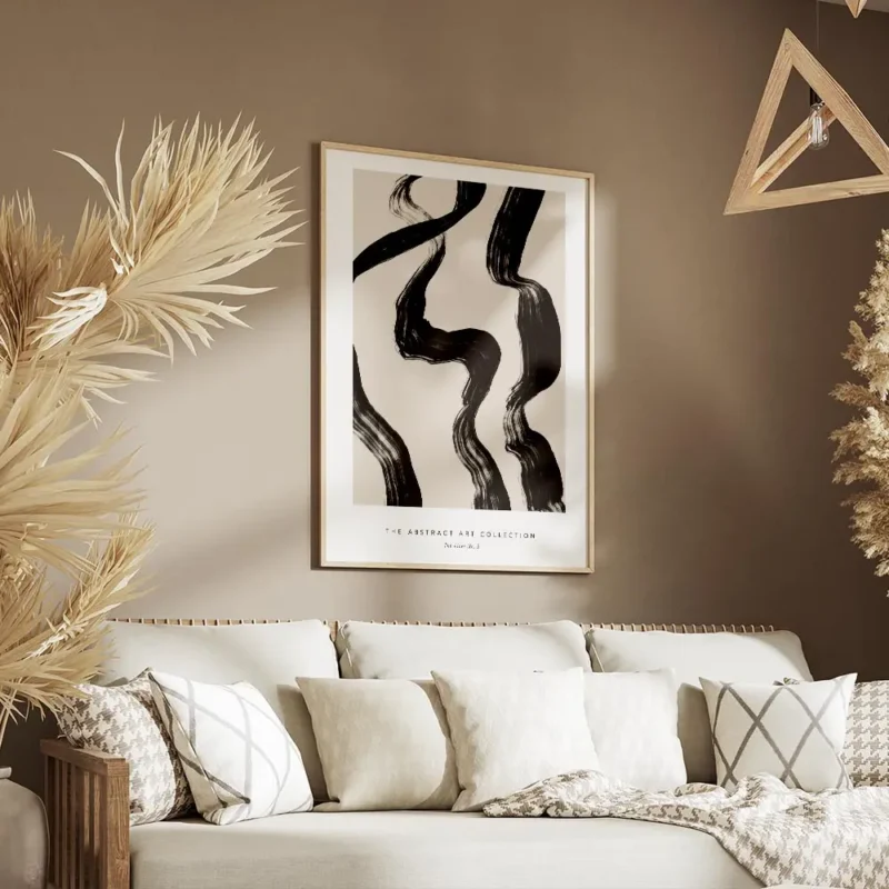affiche avec des lignes noires epaisses et ondulantes sur un fond beige creant u salon.webp