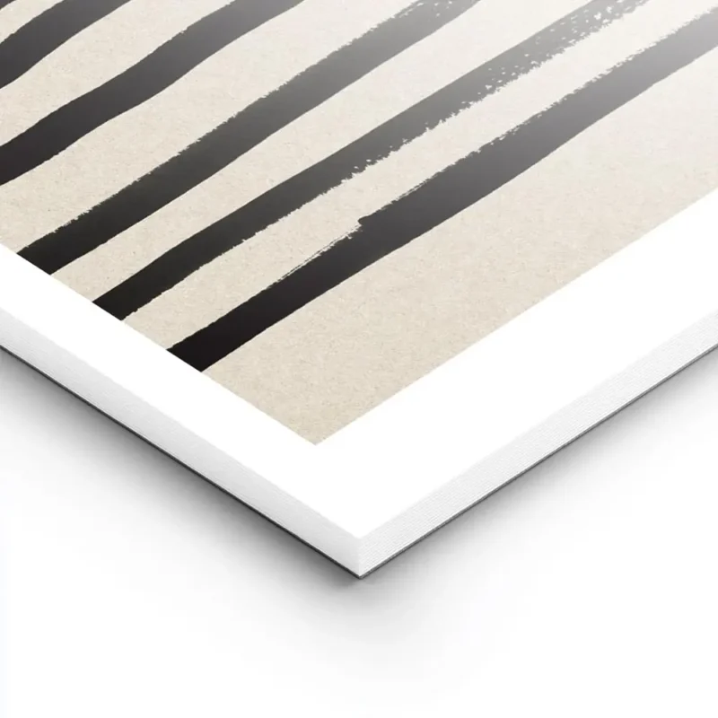 affiche avec des lignes noires formant un rectangle decentre sur un fond beige g lightpanel.webp