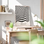 affiche avec des lignes noires ondulees sur fond beige creant un effet doptique bureau.webp