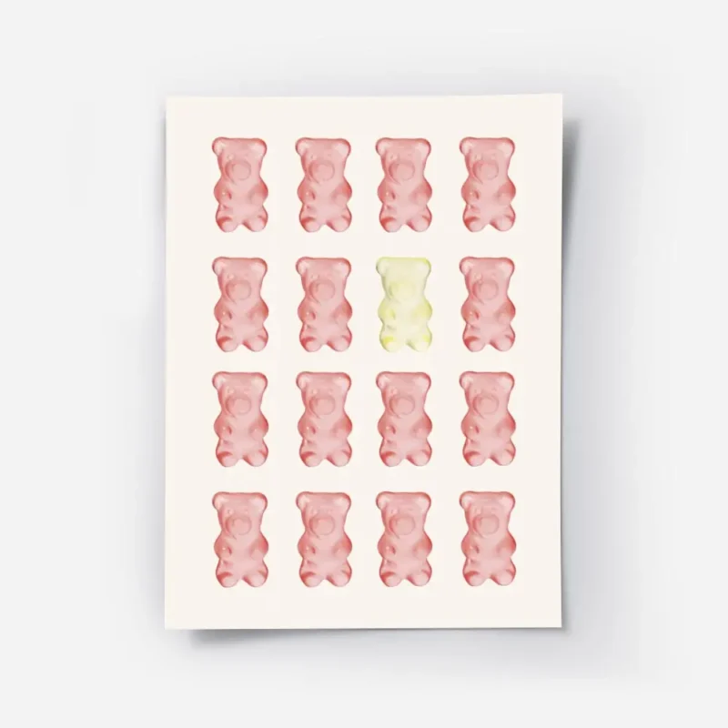 affiche avec des oursons gummy rouges et un jaune au centre disposes en rangees .webp