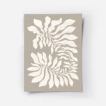 affiche avec des plantes graphiques beiges presentant des feuilles blanches styl.webp