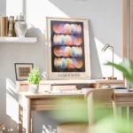 affiche avec des rangees de cercles abstraits aux couleurs vives comme la lumier bureau.webp
