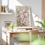 affiche avec des roses roses peintes a lhuile sur un fond de feuillage vert et d bureau.webp