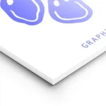 affiche avec des smileys bleus deformes et du texte bleu good vibes only sur fon lightpanel.webp