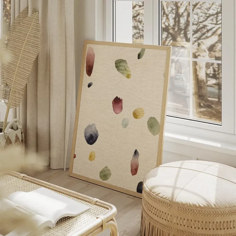 affiche avec des taches de peinture abstraites et organiques aux couleurs variee salon beige.webp