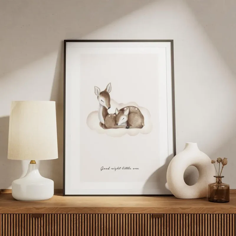 affiche avec deux cerfs endormis sur un nuage illustration animale pour chambre meuble.webp