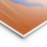 affiche avec deux mains bleues aux poignets perles sur un fond orange vif entour lightpanel.webp