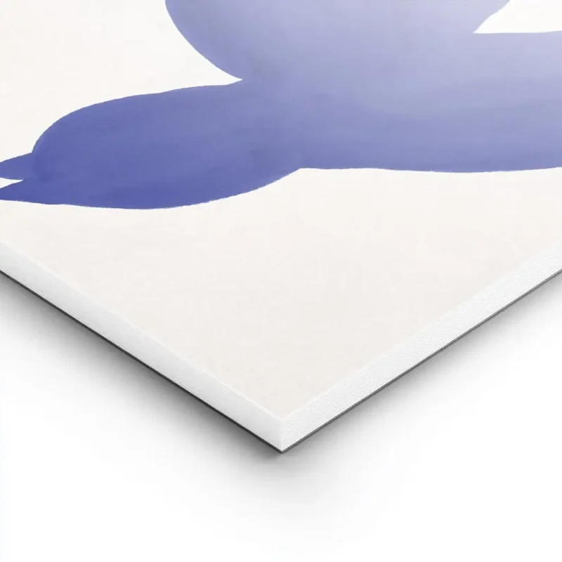 affiche avec deux oiseaux bleus stylises et abstraits en plein vol sur un fond c lightpanel.webp